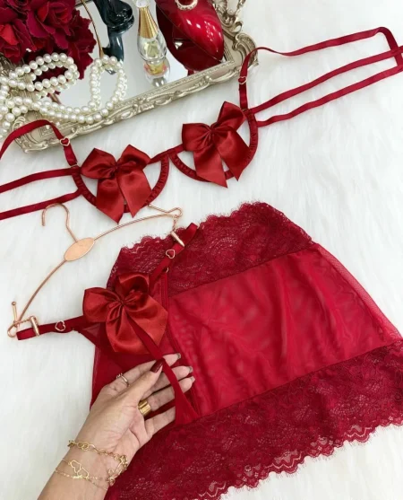 CONUNTO LAZOS CON FALDA ROJO